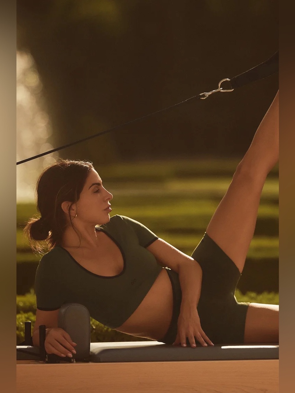NWT Alo Yoga Airbrush Race Pace Short Sleeve Green Olive/Black